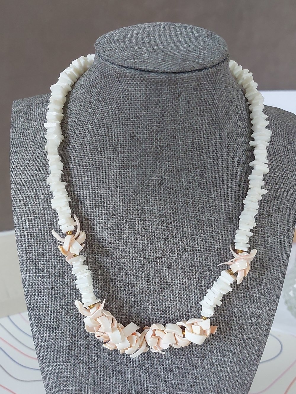 Vintage White Puka & Pink Clam Shell Chip Choker Necklace 17.5”